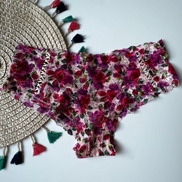 Victoria's Secret The Lacie Cheeky Panty Multi Floral Large NEW - Picture 1 of 3